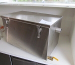 Rasvanerotuskaivo, tiskialtaan alle käyvä malli, käyttämätön