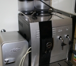 Kahvi/espressokeitin ja minijäähdytin