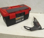 Työkalupakki sekä työkalut ja porakone, käytetty, toimiva
