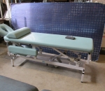 Hierontapöytä, Delta Standard, turkoosi, sähkötoiminen korkeuden säätö, Lohja