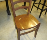 173. Tuoli, puinen, ruskea, vähän käydetty, 24 kpl