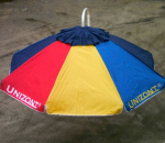 Monivärinen aurinkovarjo, omalla jalalla, sivulle avautuva, 1 kpl