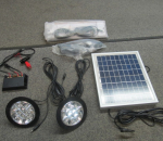 Aurinkopaneeli 10 W ja Led-valaisin järjestelmä sekä muuntaja