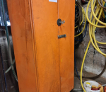 40. Metallikaappi, lukittava