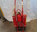 27. Palosammuttin, 2 kpl, kärry, turvakäsine, sammutuspeite