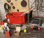 96. Tarvikkeet, koneet, työkalut, pöydäältä ja seinältä, erä