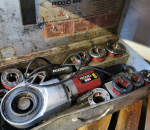 197. Kierrekone Ridgid 690, epäkuntoinen.