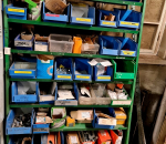 219 Hyllykkö siinä olevine tuotteineen