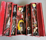 59. Työkalupakki, työkaluineen.