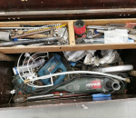 84. Työkalulaatikko, työkaluineen.