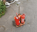 200. Tulityökärry ja sammuttimia 2 kpl.