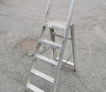 219. Alumiinitikkaat.