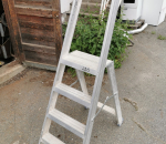 220. Alumiinitikkaat.