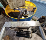 16. Öljyn täyttöasema, paineilmatoiminen + hyd. öljy 32 n. 70 l