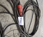 44. Erä jatkojohtoja