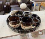 Kuvan mukaiset astiat