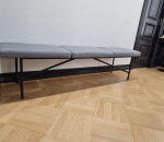 12. Penkki, harmaa, kolmen istuttava, Design Jonas Ihreborn (pianotuoli), ovh 1200,- €