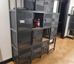 15. Lukollinen kaapisto / hyllykkö