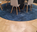 Pyöreä sinertävä matto, halkaisia 310 cm (74)