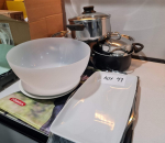 47. Erä keittiövälineitä