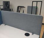 76_4. Pöytään kiinnitettävä sermi, leveys 140 cm, GÖTESSONS