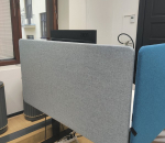 73_1. Pöytään kiinnitettävä sermi, leveys 120 cm, GÖTESSONS