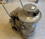 4. Rakennusimuri / Pölynimuri Hurricane 42, 2400 W