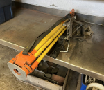 Vaaitu-koneen kolmijalka ja 3 tunkkia