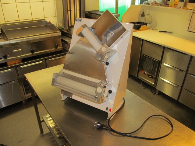 IGF Leva Per Impastatrice – Modelli 2300-L30, 2300-L40, 2300-B30, 2300-B40, Altezza 21 Mm, Distanza Fori 31 Mm, Diametro 10 Mm